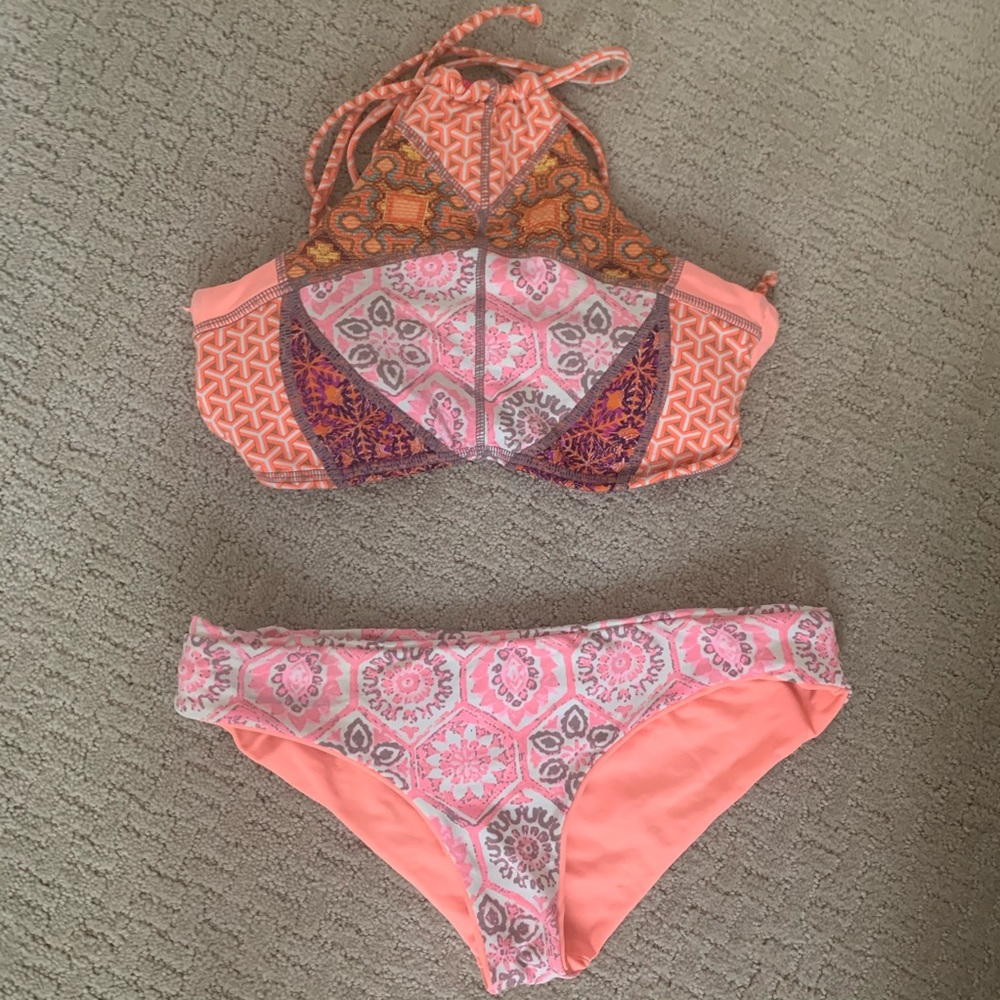 Halter swim top with tie back. Reversible bottoms